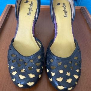 Cute gently used Faryl Robin in size 7